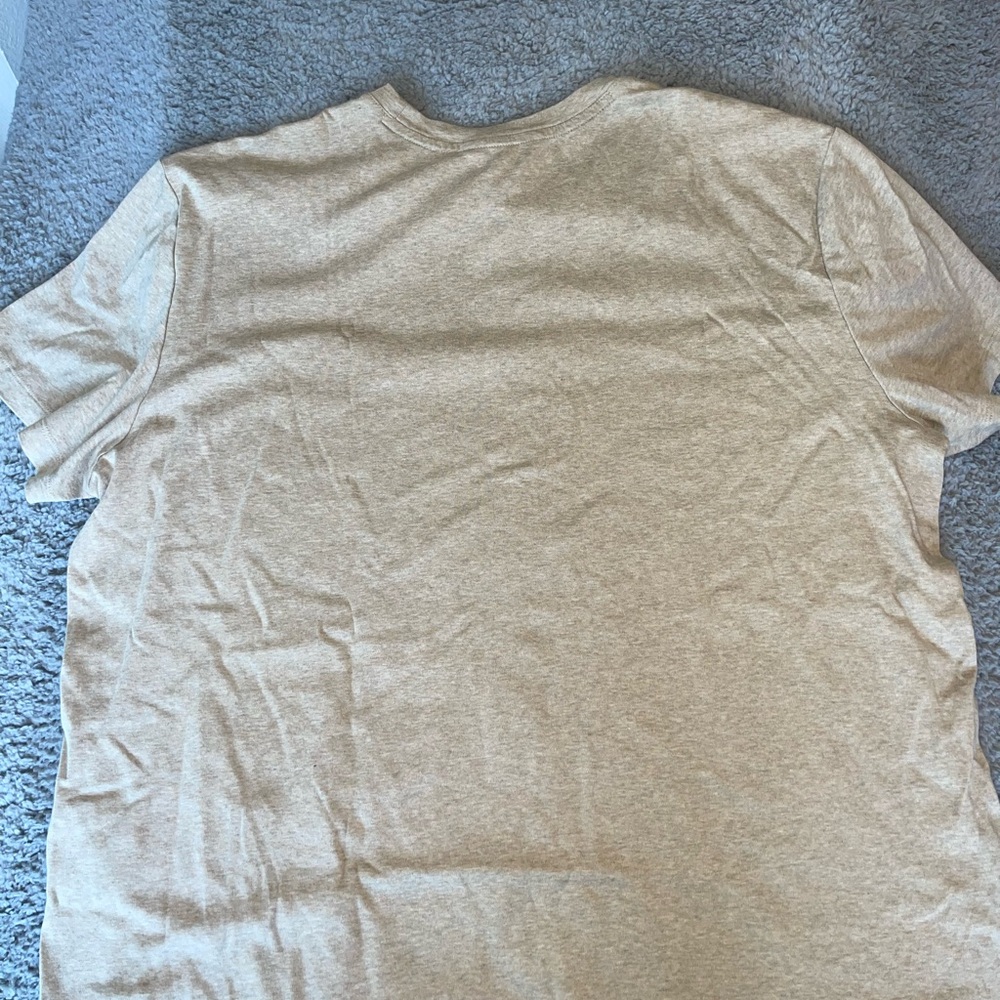 Banana Republic Men’s Olive and Beige Tees - Picture 6 of 7
